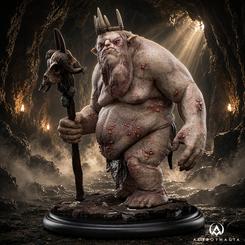 Estatua del Rey Trasgo de El Hobbit: Un viaje inesperado, realizada principalmente en polystone y esculpida digitalmente por Daniel Holland. Incluye bastón con cráneo, corona de hueso y base con plataforma de madera.