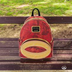 Explora la magia de la Tierra Media con estilo gracias a la mochila mini The One Ring de El Señor de los Anillos by Loungefly. Esta mochila, inspirada en la icónica obra de J.R.R. Tolkien,