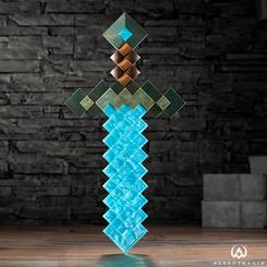 Adéntrate en el mundo de Minecraft con la réplica del coleccionista de la Espada de Diamante.

En el juego, la espada de diamante es el símbolo de un aventurero astuto.