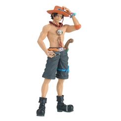 Fuego y carisma en 20 cm de puro detalle. La Figura Portgas D. Ace DXF The Grandline Series One Piece 20 cm de Banpresto captura al “Puño de Fuego” con su sombrero naranja, el collar de cuentas 