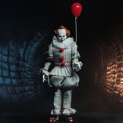 Únete al escalofriante mundo de "It" con esta figura retro de Pennywise, el payaso aterrador de la película "Stephen King's It 2017". Con aproximadamente 20 cm de altura y ropa de tela detallada