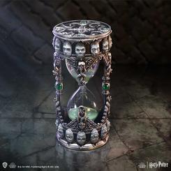 Explora el Mundo Mágico con este imponente temporizador de arena para aficionados de Harry Potter, con licencia oficial. Esta fascinante pieza cautiva con el siniestro encanto de las artes oscuras, presentando los rostros de los mortífagos 