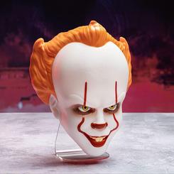 Descubre el toque aterrador perfecto para cualquier habitación con la "Pennywise Mask Light". Esta lámpara inspirada en "It" de Stephen King, promete no solo iluminar, sino también añadir un ambiente escalofriante 