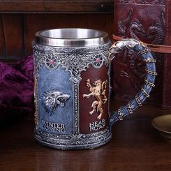 Preciosa Jarra de Cerveza con los escudos de las casas de Juego de Tronos. Esta preciosa obra de arte está realizada en acero inoxidable y resina con una capacidad 600 ml,