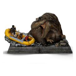 Con una escena que captura la adrenalina de la clásica persecución acuática, la estatua Jurassic World: Rebirth Art Scale 1/20 reproduce al imponente T-Rex emergiendo de las aguas turbulentas mientras el bote inflable amarillo