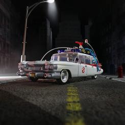 Descubre el terror con el impresionante Ecto-1 (1984) de Ghostbusters Plasma Series. Este icónico vehículo recrea fielmente el coche de la legendaria película de 1984. Con detalles premium, ruedas giratorias 