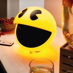 Pac-man irrumpió en el mundo en la década de 1980 y se ha convertido en sinónimo de juegos de arcade retro y recuerdos nostálgicos. Pac-Man Light con adaptador de corriente USB. 