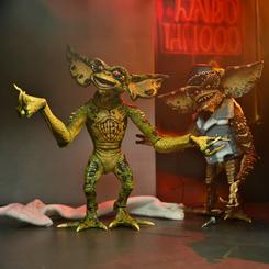 Adéntrate en el caótico mundo de los Gremlins con este increíble pack de 2 figuras Tattoo Gremlins, inspiradas en la película "Gremlins 2". Cada figura, con un tamaño aproximado de 18 cm, te transportará directamente a las travesuras