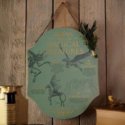 Placa decorativa Harry Potter inspirada en criaturas mágicas, una pieza de colección pensada para dar carácter a cualquier rincón con la estética inconfundible del universo Hogwarts.