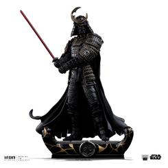 La estatua Darth Vader Samurai 1/10 convierte uno de los iconos más poderosos de Star Wars en una pieza de colección con una presencia espectacular desde el primer vistazo. 