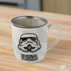 ¡Despierta tu fuerza interior cada mañana con la taza Star Wars Stormtrooper! Esta pieza única, inspirada en los icónicos soldados imperiales, te sumerge en el emocionante universo de Star Wars con un toque de originalidad.