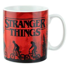 El universo de Stranger Things se cuela en tu rutina diaria con esta taza XL con pegatina extra, una pieza oficial que mezcla lo cotidiano con el misterio del Mundo del Revés. Ideal para quienes necesitan una dosis de café