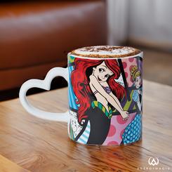 Descubre la taza de princesas de Ariel y Tiana de Disney Britto, una pieza llamativa para el hogar que combina los icónicos diseños de personajes de Disney con el estilo artístico llamativo de Romero Britto. Presenta a Ariel, Tiana, Cenicienta y Aurora