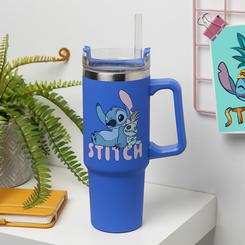 El encanto travieso de Stitch se cuela en tu rutina diaria con este vaso térmico de 900 ml, diseñado para acompañarte a todas partes con estilo y funcionalidad. Su exterior en color azul vibrante luce una ilustración entrañable