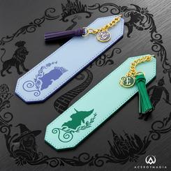Magia de Oz en cada lectura. Este Set de marcapáginas Glinda y Elphaba —Wicked For Good— reúne dos puntos de libro de 15 cm elaborados en cuero PU con detalles de metal en dorado
