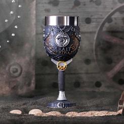 Lanza una moneda a tu brujo con este The Witcher Geralt of Rivia Goblet con licencia oficial. Este cáliz está vestido con aspectos de armadura, el tallo del cáliz representa una espada