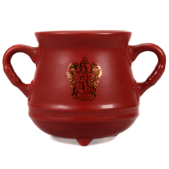 Espectacular taza con forma del Caldero con el logo de Gryffindor basada en la saga de Harry Potter. Disfruta de tus pócimas preferidas en esta preciosa taza realizada en dolomita con el logo de Gryffindor.