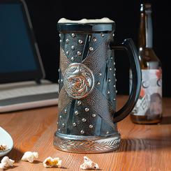 Jarra de Cerveza oficial del escudo de The Witcher basada en la serie de Netflix The Witcher, realizada en gres con una capacidad de 750 ml, incluye grabados en el exterior.