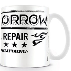 Taza Oficial con el motivo de Teller-Morrow, revive las situaciones pintorescas de Sons of Anarchy con esta taza realizada en cerámica con una capacidad de 0,33 litros, incluye grabados en el exterior. 