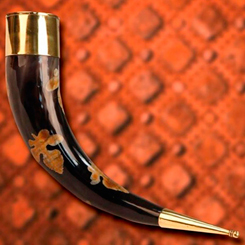 Disfruta de tu bebida preferida con este precioso Cuerno para beber Vikingo de Olga, diseño vikingo, está bellamente decorado con un diseño de hojas rústicas.