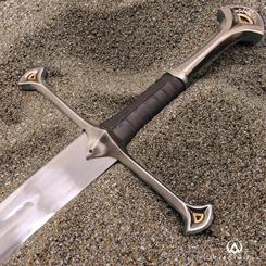 ¡Prepárate para sumergirte en la emoción de la trilogía de El señor de los anillos con la poderosa espada Narsil! Famosa por su papel en la historia de la Tierra Media, esta espada es el símbolo de valentía y heroísmo del rey Elendil. 