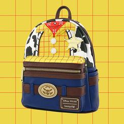 Con el encanto del viejo oeste y todo el carisma del Sheriff más querido de Pixar, esta mini mochila inspirada en Woody de Toy Story se convierte en un accesorio imprescindible para cualquier día alegre 