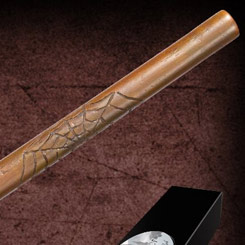 Espectacular réplica oficial de la varita de James Potter con motivo de la película Harry Potter, Las Reliquias de la Muerte (Harry Potter and the Deathly Hollow). 