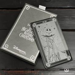 Adéntrate en el fascinante universo de la carta de Tarot Jack Skellington. Esta cautivadora carta de tarot es mucho más que un mero accesorio, es una ventana hacia la dualidad de un mundo oscuro y encantador, lleno de símbolos evocadores.