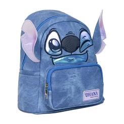 Carisma travieso para tu día a día. La mochila casual de Stitch (25 cm) está confeccionada en polipiel suave y resistente, con el rostro bordado del Experimento 626 guiñando un ojo, detalles iridiscentes en la sonrisa y orejas 