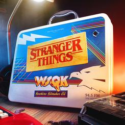 Una pieza que captura el pulso de los años ochenta y lo transforma en un objeto de colección pensado para quienes valoran el detalle, la narrativa y la autenticidad del universo de Stranger Things. 