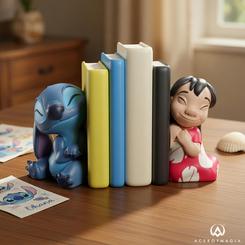 Sujetalibros Disney Stitch en resina que convierten cualquier estantería en un rincón con personalidad propia. Esta pieza decorativa inspirada en Stitch y Lilo va mucho más allá de ordenar libros