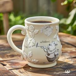 Encanto clásico para cada sorbo diario: la Taza Conejo Blanco Alicia en el País de las Maravillas Disney exhibe grabados en relieve y acabado esmaltado sobre tono piedra que realza las ilustraciones del célebre