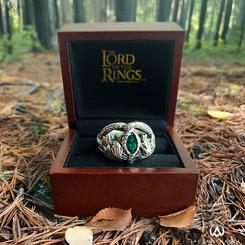 Forjado con la elegancia de la realeza y el peso de una historia legendaria, el Anillo de Aragorn Barahir es mucho más que una joya: es un símbolo de linaje, valentía y destino. 