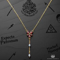 Magia cinematográfica, ahora en tu cuello. El Collar Cristal Rojo de Hermione de Noble Collection eleva cualquier look con una pieza icónica que combina brillo y memoria de saga. 