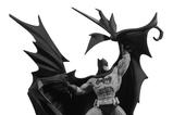 01-Batman-Black--White-Estatua-Batman-by-Denys-Cowan-25-cm.jpg