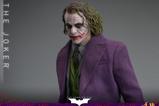 04-El-Caballero-oscuro-Figura-DX-16-The-Joker-31-cm.jpg