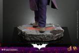 18-El-Caballero-oscuro-Figura-DX-16-The-Joker-31-cm.jpg