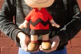 04-figura-charlie-brown-supersize.jpg