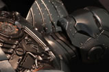 12-figura-Iron-Man-Mark-II-Armor-Unleashed.jpg
