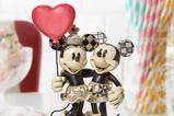 01-Figura-mickey-y-minnie-con-corazon.jpg