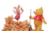 02-Figura-Pooh-and-Piglet-Fall.jpg