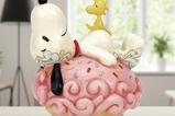 01-Figura-Snoopy-Laying-on-Cupcake.jpg