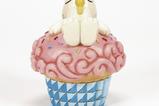 03-Figura-Snoopy-Laying-on-Cupcake.jpg