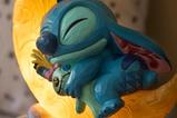 03-figura-stitch-durmiendo-sobre-la-luna.jpg