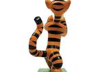 03-Figura-Tigger-Fighting-Bee.jpg