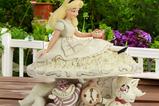 01-figura-white-woodland-alice-in-wonderland.jpg