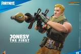 08-Fortnite-Figura-16-Jonesy-The-First-32-cm.jpg