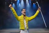 03-freddie-mercury-figura-freddie-mercury-yellow-jacket-18-cm.jpg