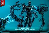 10-Iron-Man-2-Figura-16-Neon-Tech-Iron-Man-with-SuitUp-Gantry-32-cm.jpg