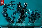 12-Iron-Man-2-Figura-16-Neon-Tech-Iron-Man-with-SuitUp-Gantry-32-cm.jpg